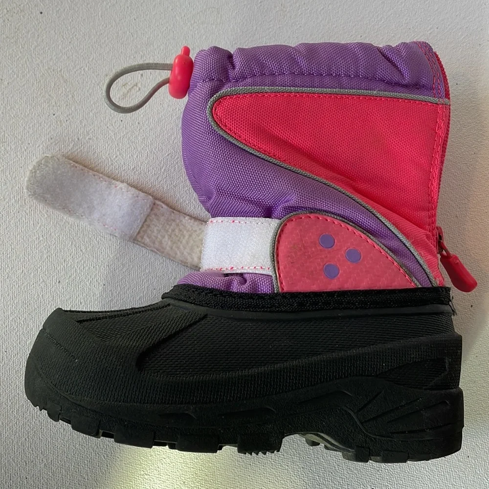 Circo Thermolite purple, pink & black snow boots.  Size 7/8 - Medium